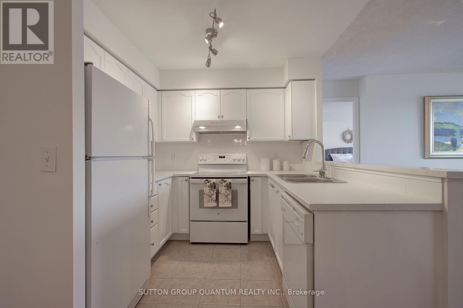 301 - 2545 Erin Centre Boulevard, Mississauga, Ontario  L5M 6Z9 - Photo 11 - W12852300