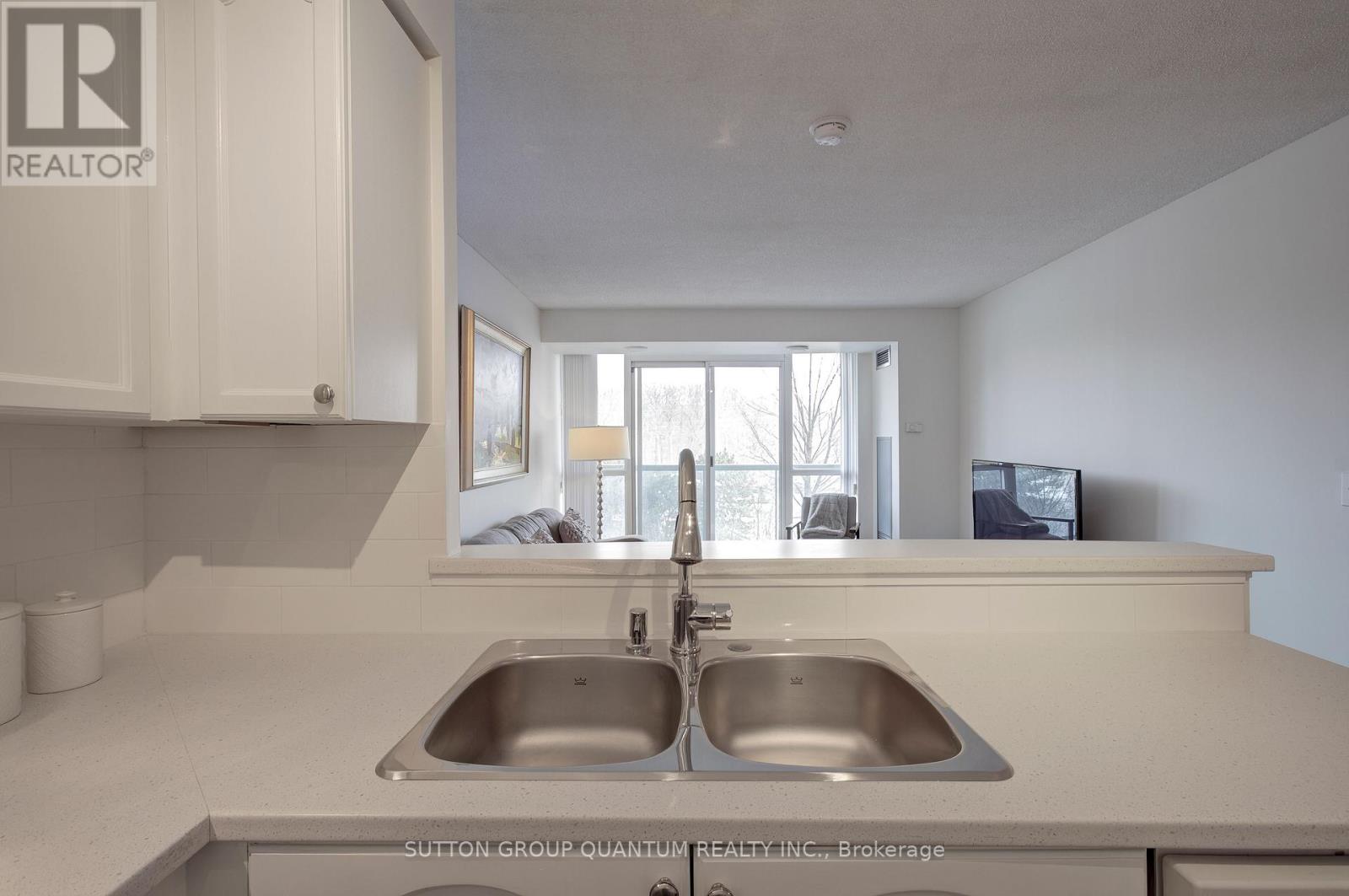 301 - 2545 Erin Centre Boulevard, Mississauga, Ontario  L5M 6Z9 - Photo 14 - W12852300