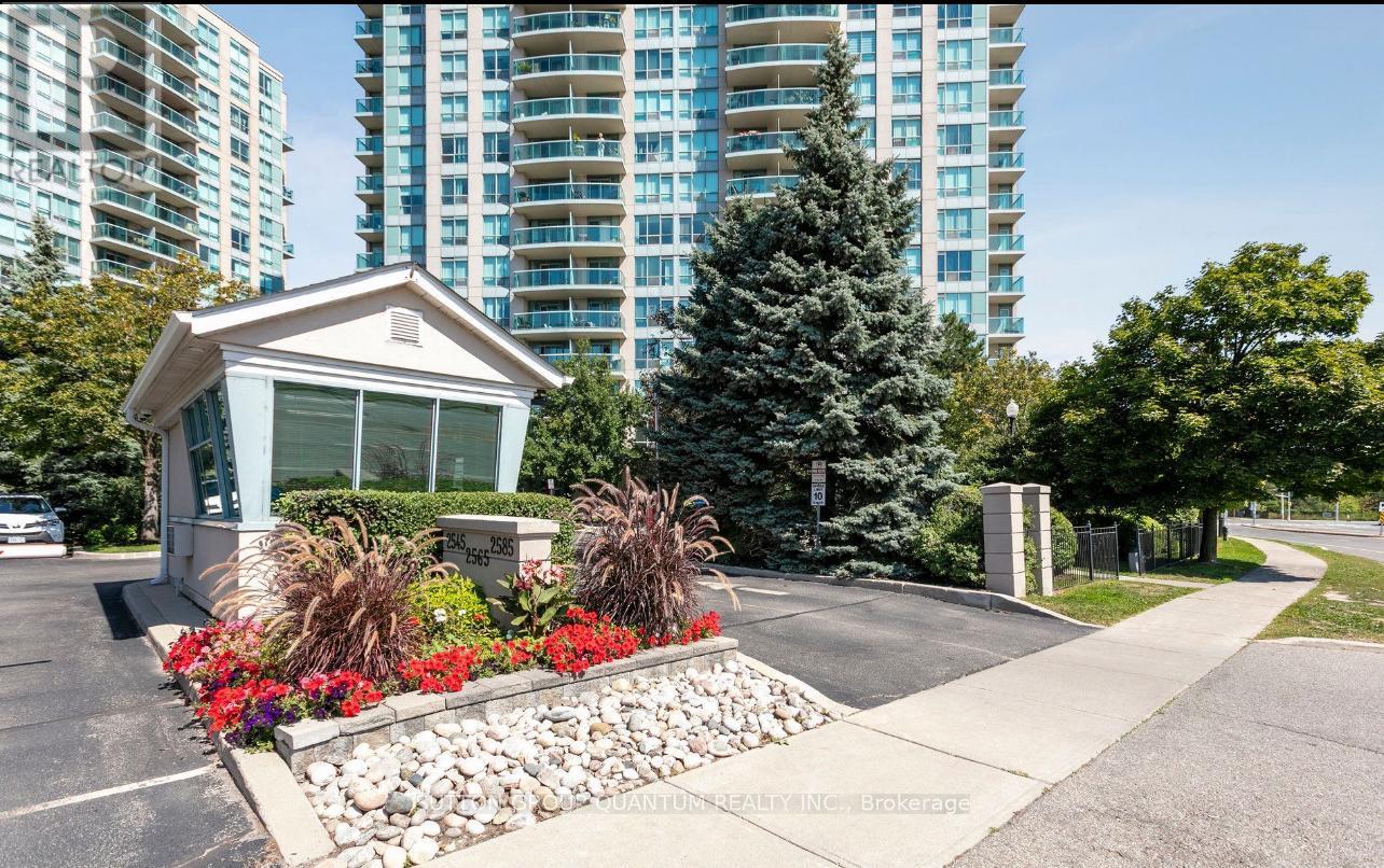 301 - 2545 Erin Centre Boulevard, Mississauga, Ontario  L5M 6Z9 - Photo 2 - W12852300