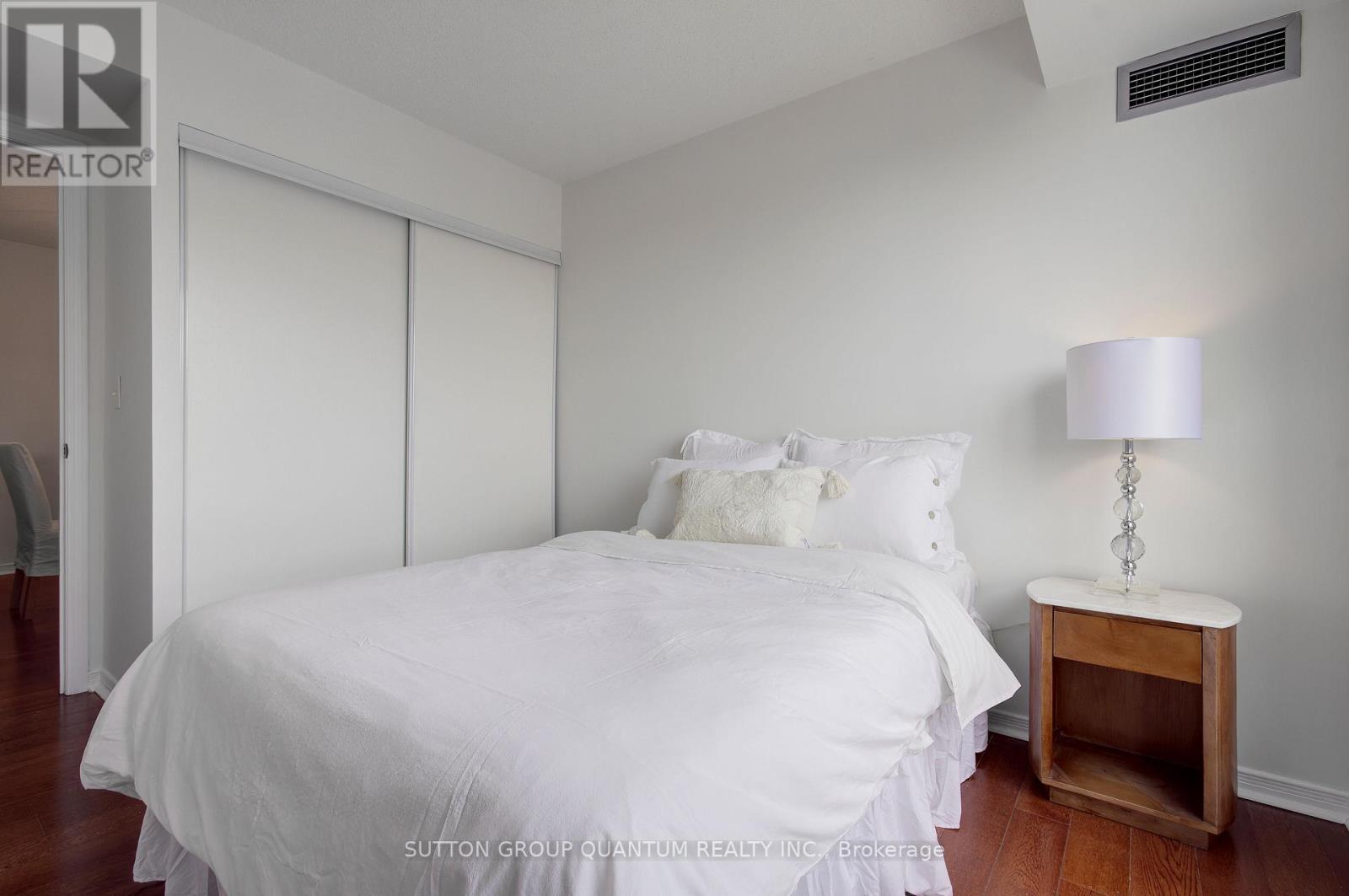 301 - 2545 Erin Centre Boulevard, Mississauga, Ontario  L5M 6Z9 - Photo 31 - W12852300