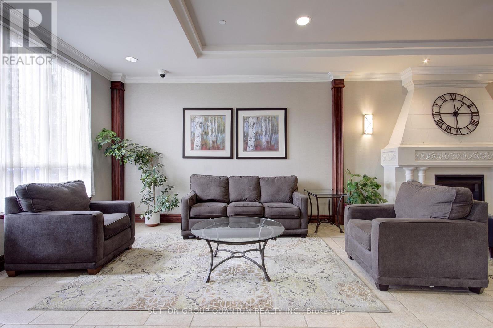 301 - 2545 Erin Centre Boulevard, Mississauga, Ontario  L5M 6Z9 - Photo 4 - W12852300