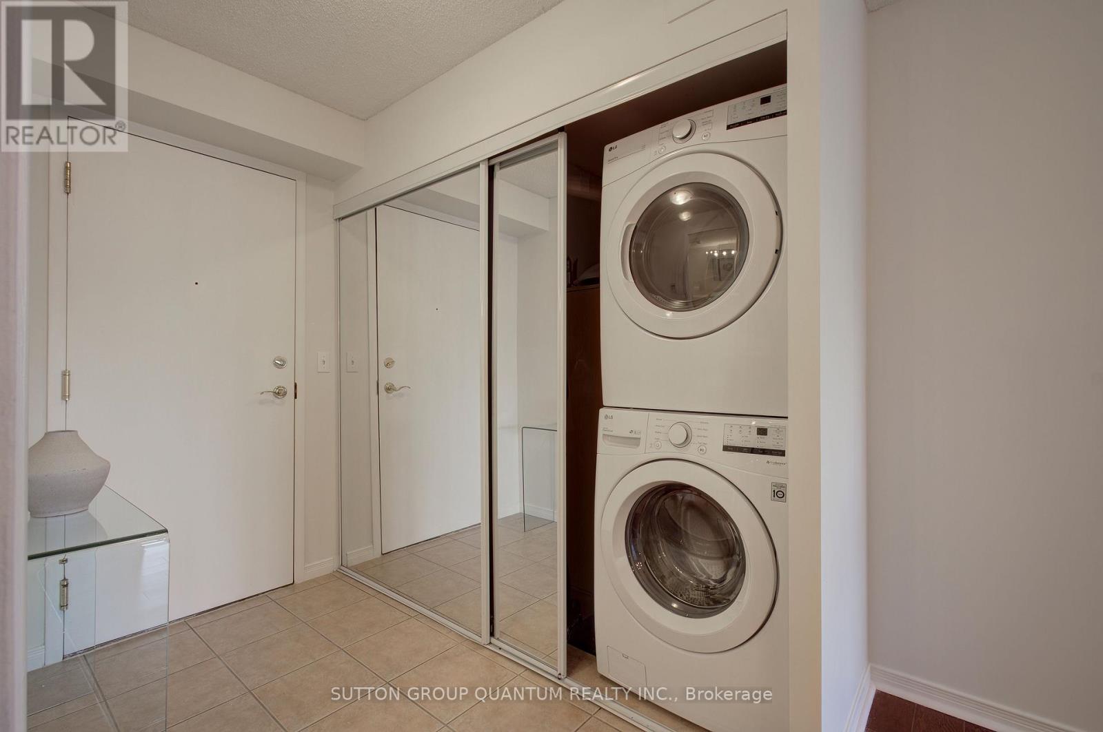 301 - 2545 Erin Centre Boulevard, Mississauga, Ontario  L5M 6Z9 - Photo 7 - W12852300