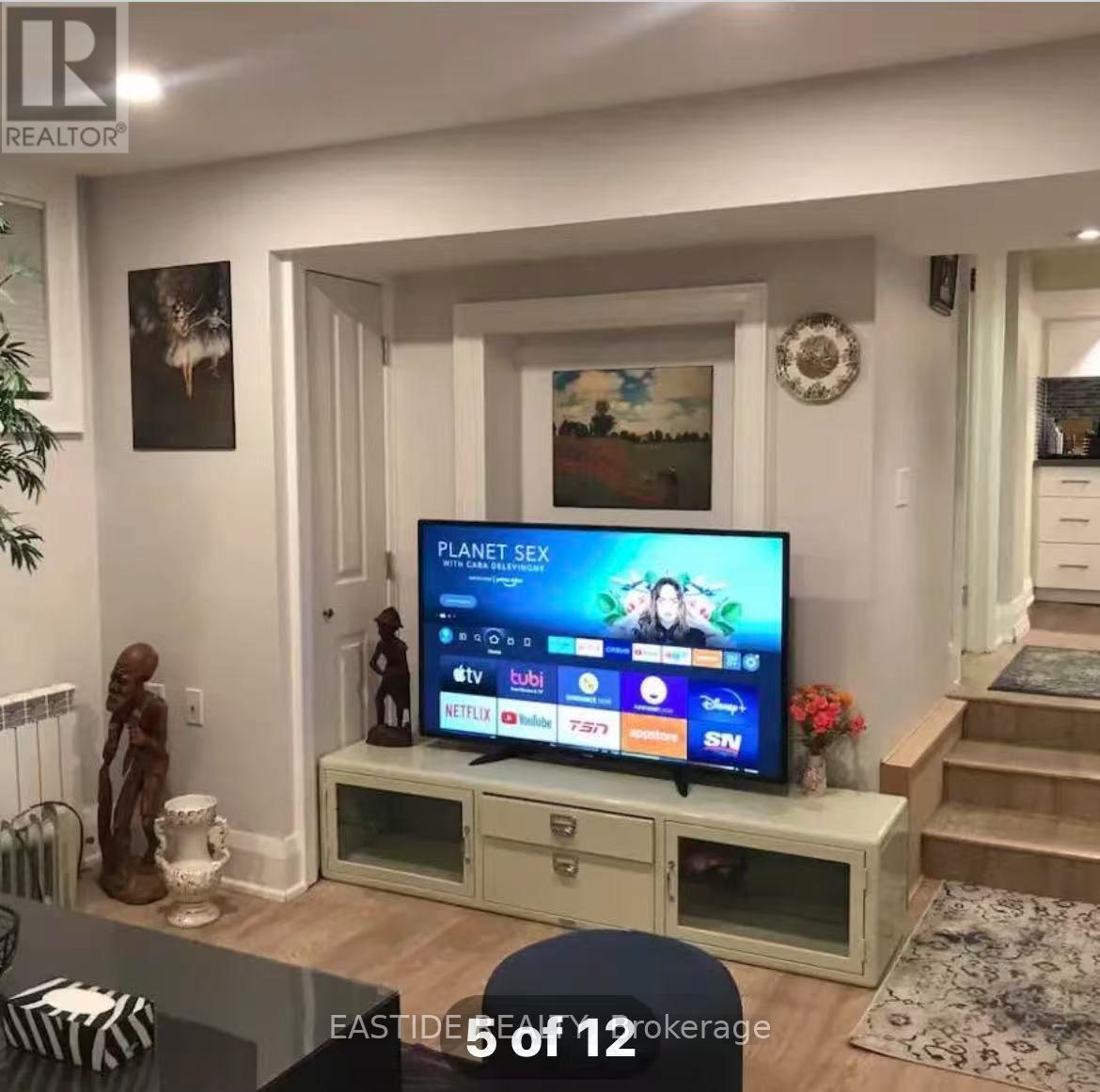 917 Royal York Road, Toronto (Stonegate-Queensway), Ontario  M8Y 2V8 - Photo 5 - W12852304