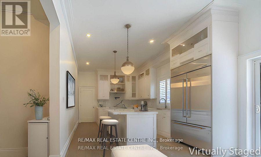 1 Hawthorn Crescent, Brampton (Westgate), Ontario  L6S 1A9 - Photo 12 - W12852326