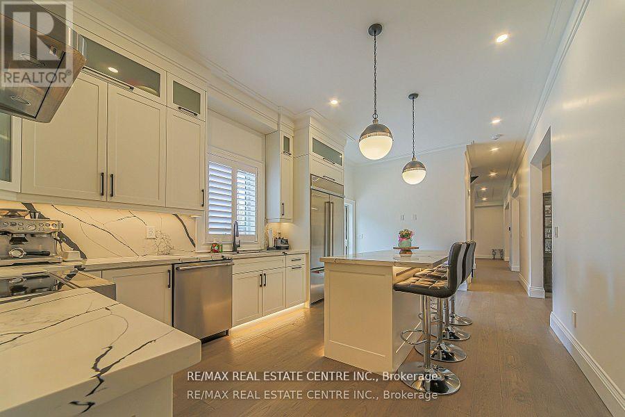 1 Hawthorn Crescent, Brampton (Westgate), Ontario  L6S 1A9 - Photo 14 - W12852326