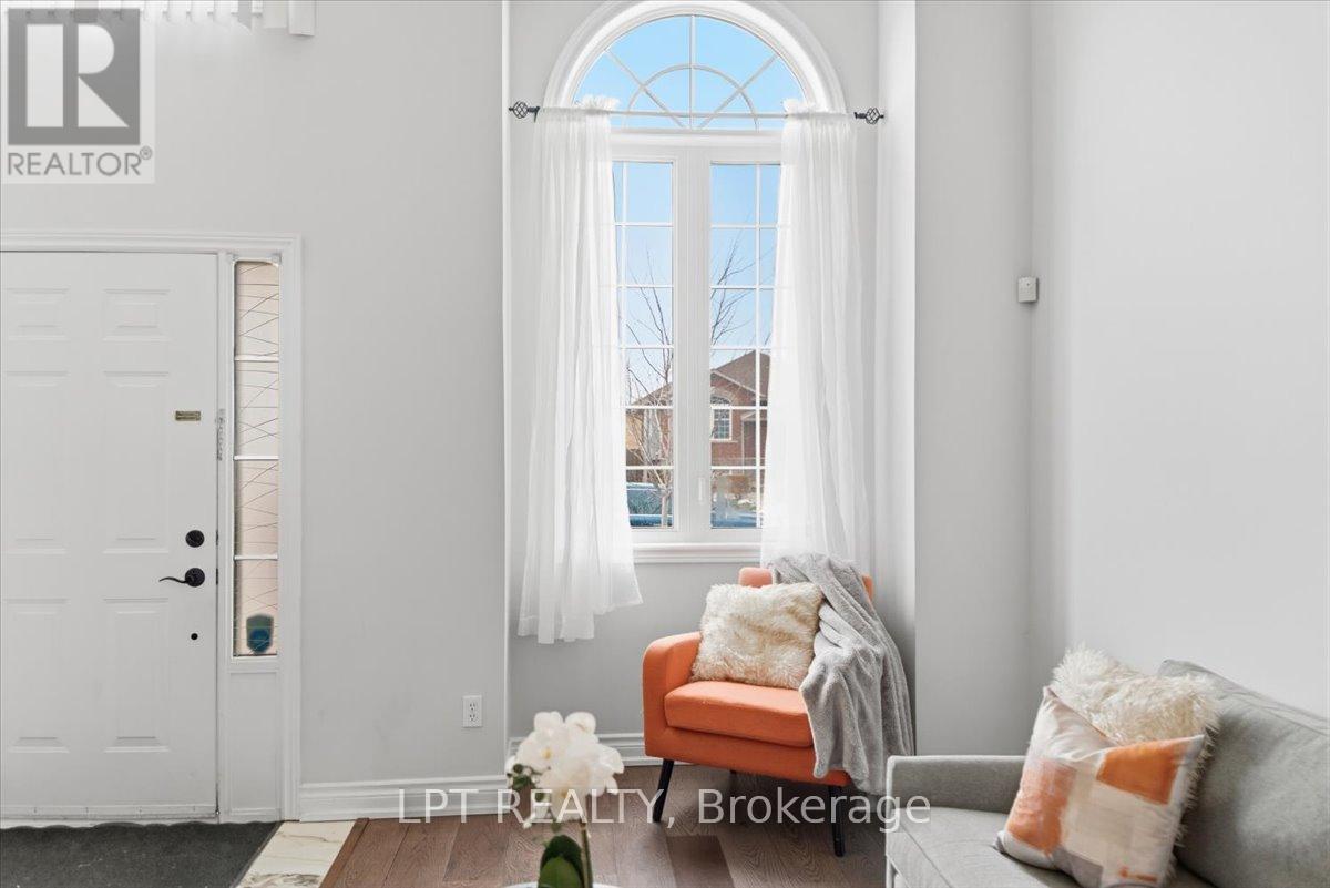 48 Nashville Circle, Hamilton (Gershome), Ontario  L8G 5H2 - Photo 4 - X12852270