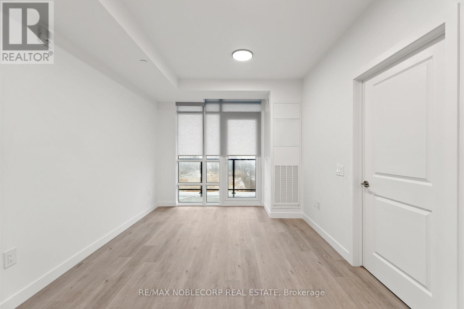 461 Green Road, Hamilton (Lakeshore), Ontario  L8E 5B4 - Photo 4 - X12852302