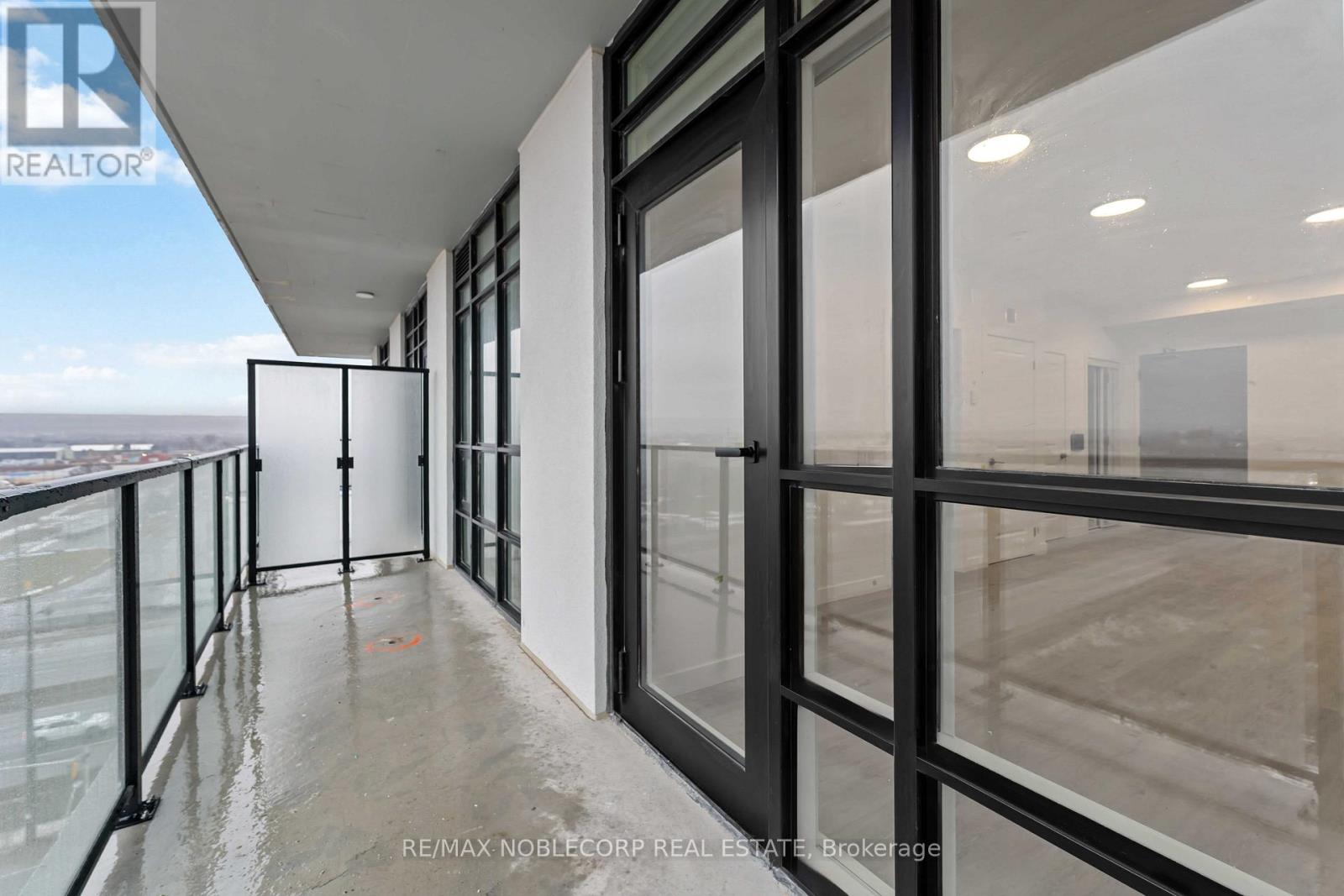 461 Green Road, Hamilton (Lakeshore), Ontario  L8E 5B4 - Photo 9 - X12852302