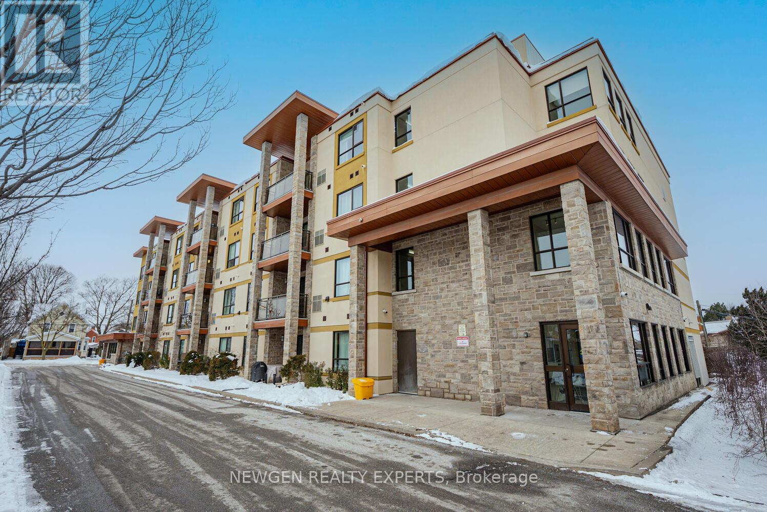 205 - 26 Wellington Street, St. Catharines (Downtown), Ontario  L2R 5P8 - Photo 4 - X12852320