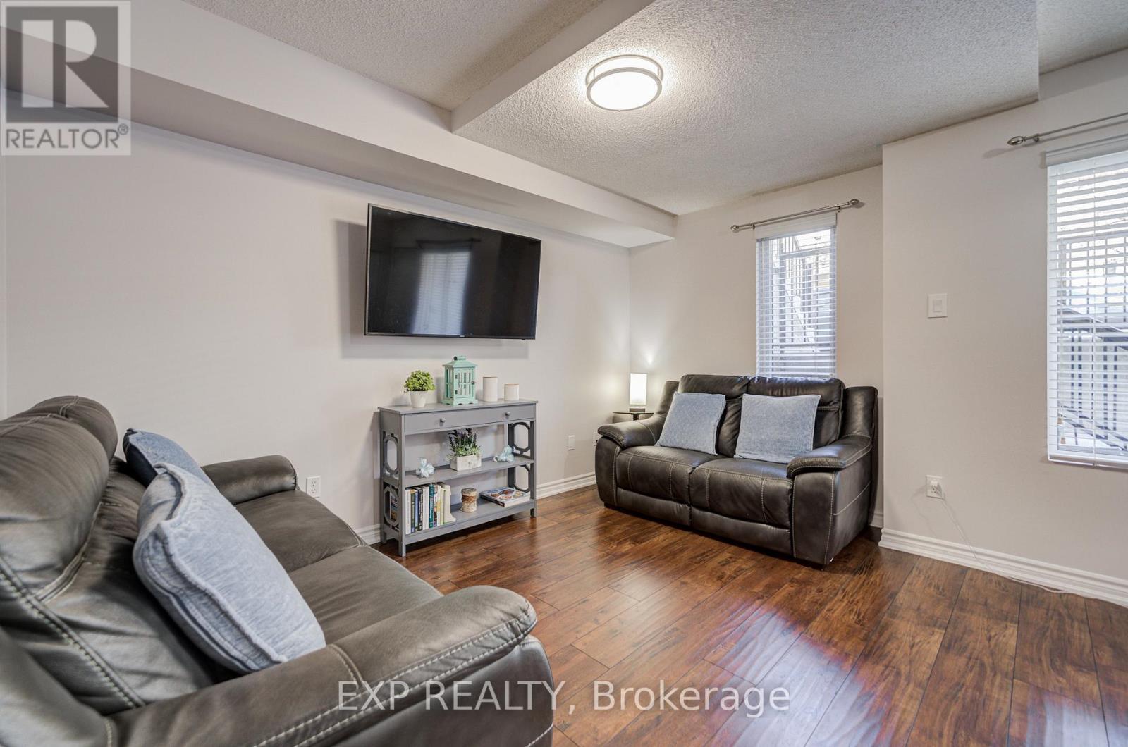 1036 - 55 George Appleton Way, Toronto (Downsview-Roding-Cfb), Ontario  M3M 0A2 - Photo 6 - W12836916