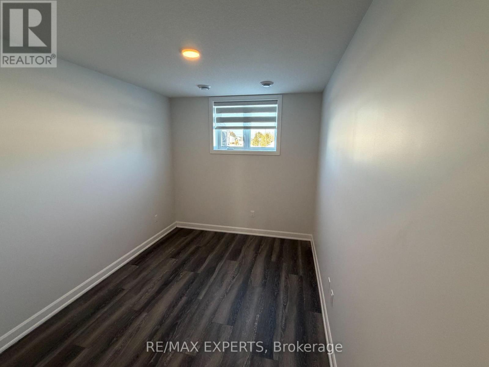 440 Wellington Street E, Wellington North (Mount Forest), Ontario  N0G 2L2 - Photo 6 - X12852210