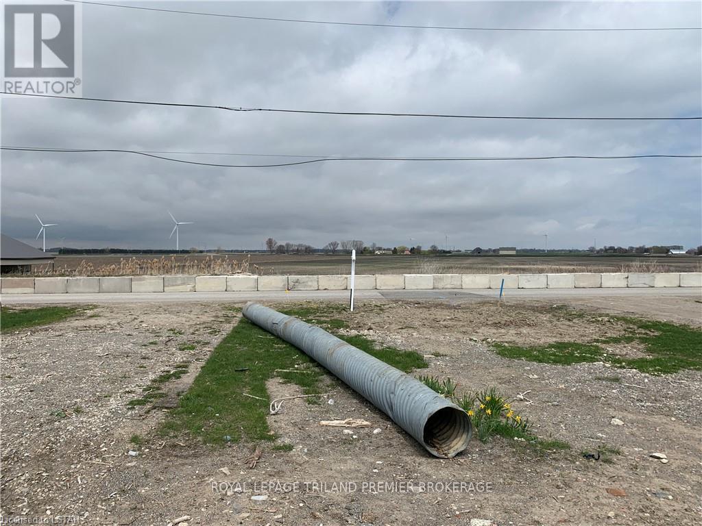 18094 Erie Shore Drive, Chatham-Kent, Ontario  N0P 1A0 - Photo 10 - X12852332