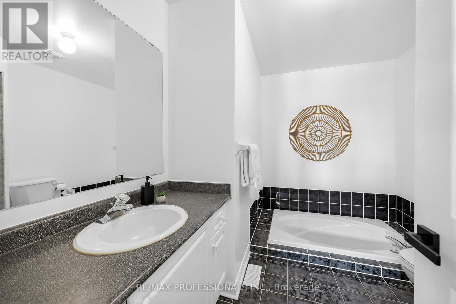 18 Brambirch Crescent, Brampton, Ontario  L7A 1V1 - Photo 20 - W12848822