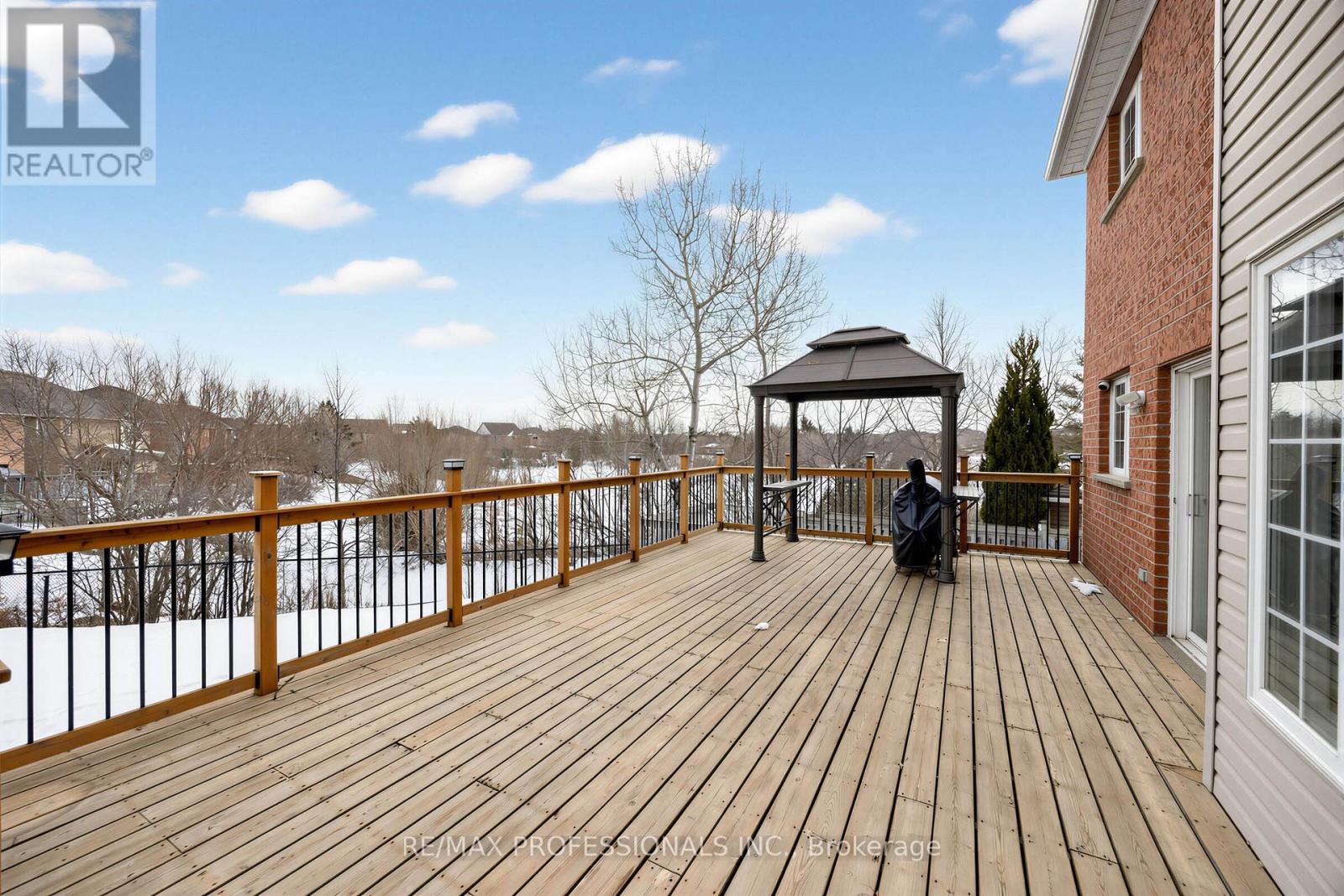 18 Brambirch Crescent, Brampton, Ontario  L7A 1V1 - Photo 2 - W12848822