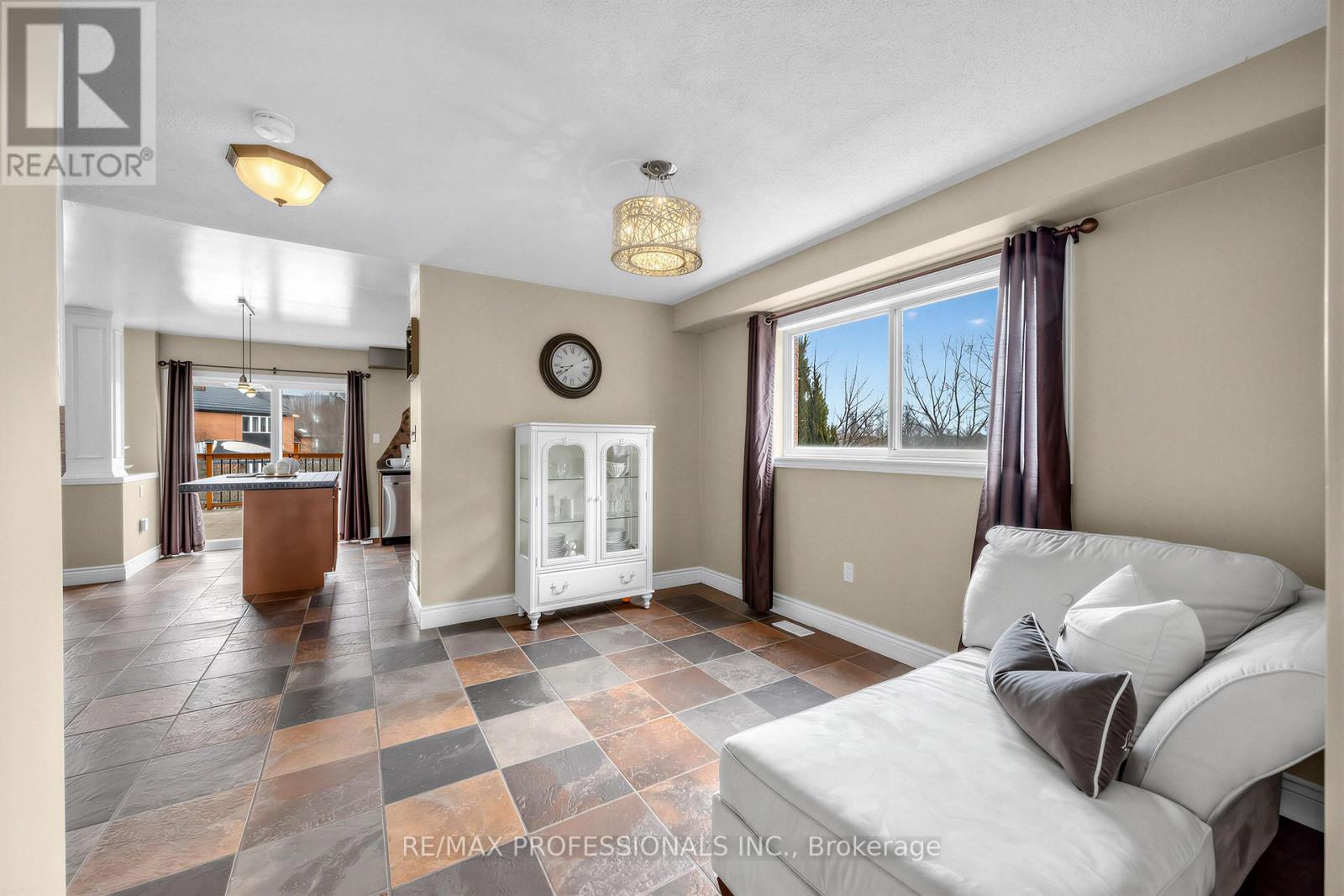 18 Brambirch Crescent, Brampton, Ontario  L7A 1V1 - Photo 6 - W12848822