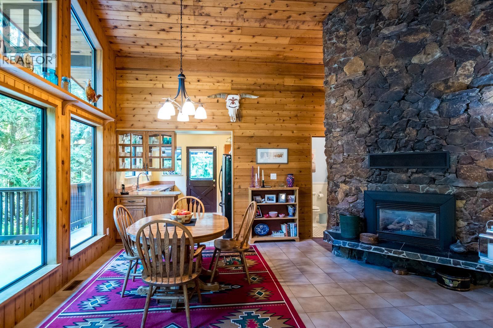 1371 Sunshine Coast Highway, Gibsons, British Columbia  V0N 1V0 - Photo 13 - R3096849