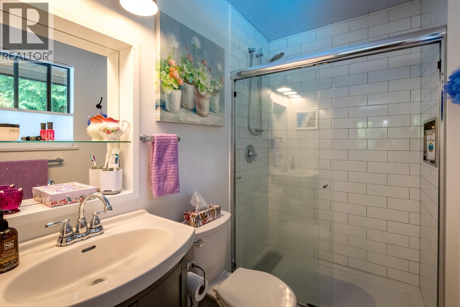 1371 Sunshine Coast Highway, Gibsons, British Columbia  V0N 1V0 - Photo 18 - R3096849