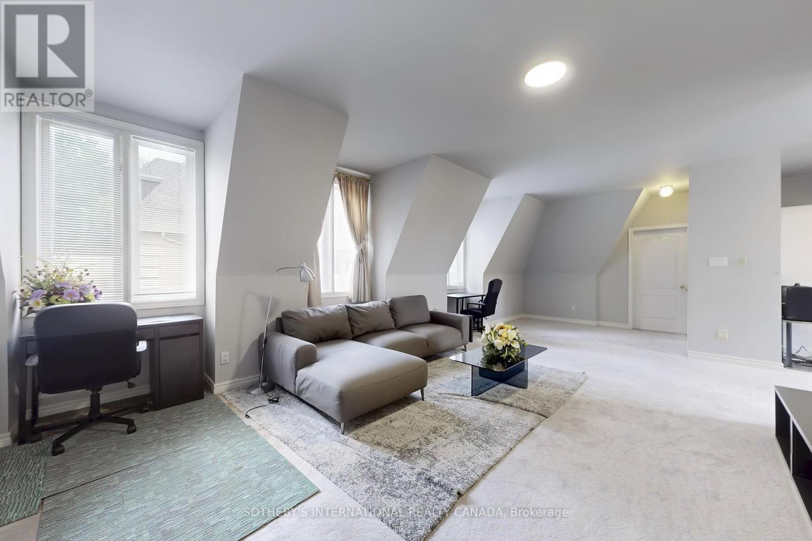 Coach House - 52 Post Road, Toronto, Ontario  M3B 1H8 - Photo 5 - C12852334