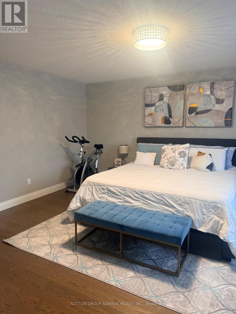 119 Michelle Drive, Vaughan (East Woodbridge), Ontario  L4L 9N3 - Photo 11 - N12852354