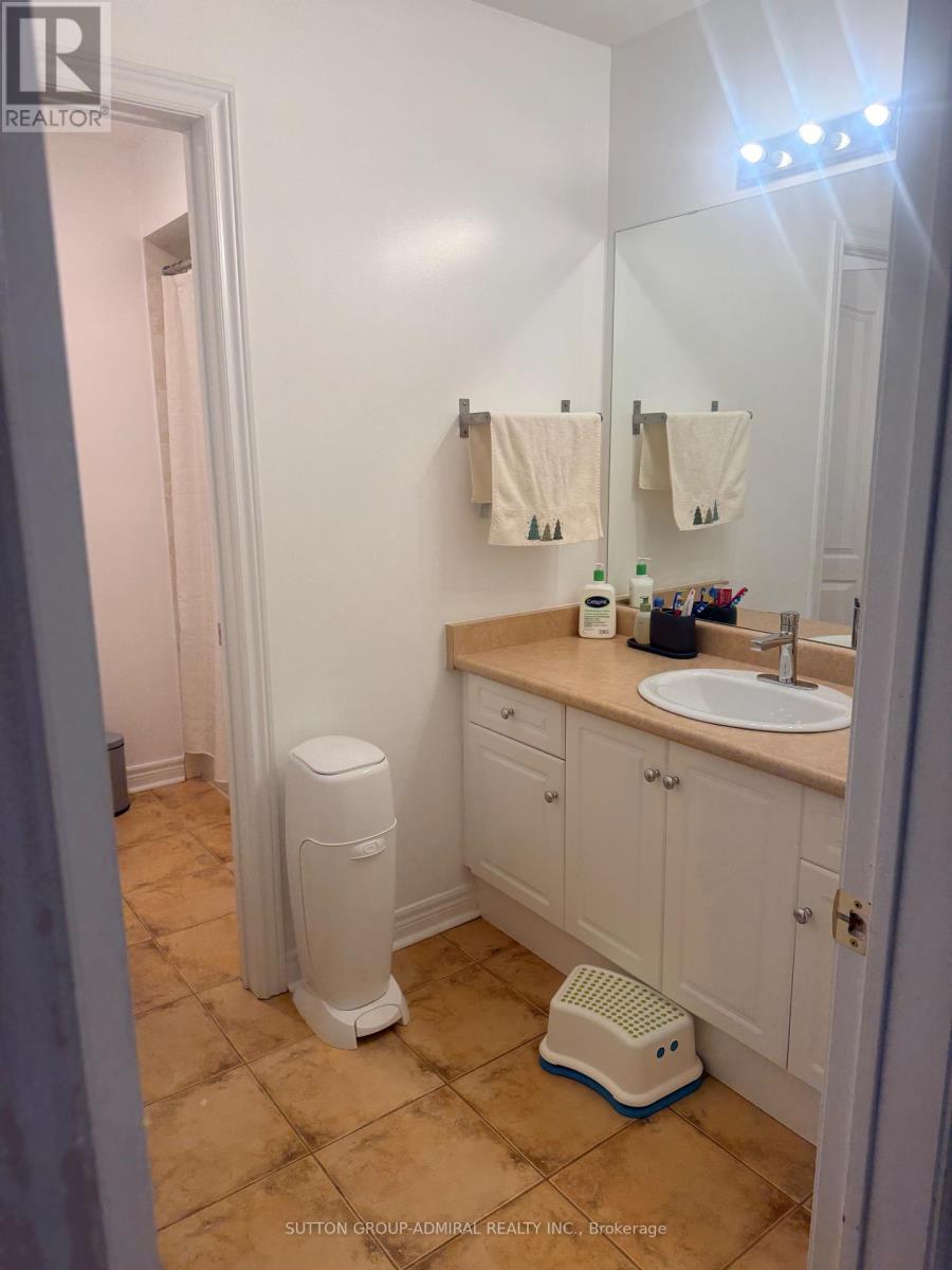 119 Michelle Drive, Vaughan (East Woodbridge), Ontario  L4L 9N3 - Photo 17 - N12852354