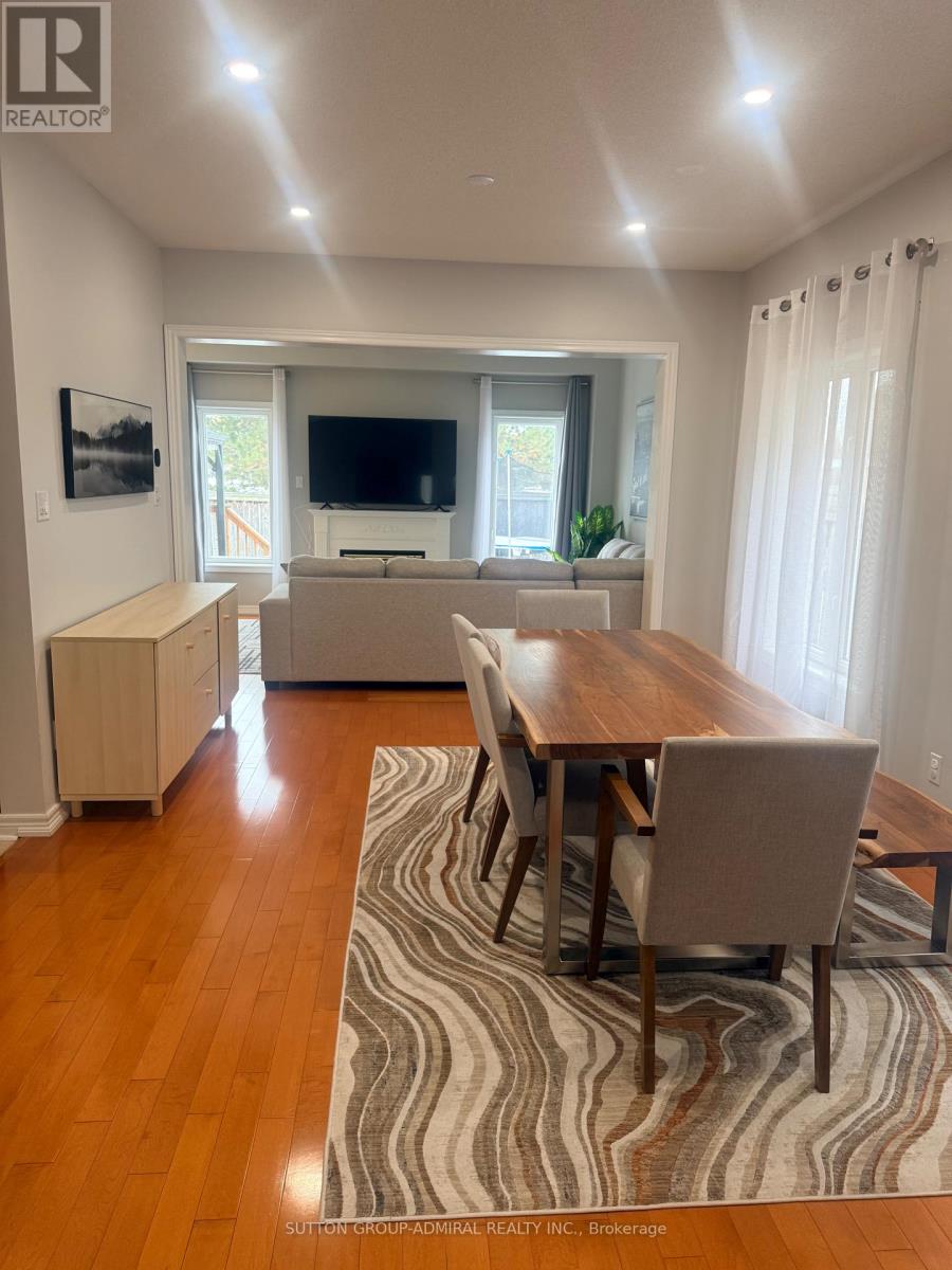 119 Michelle Drive, Vaughan (East Woodbridge), Ontario  L4L 9N3 - Photo 4 - N12852354