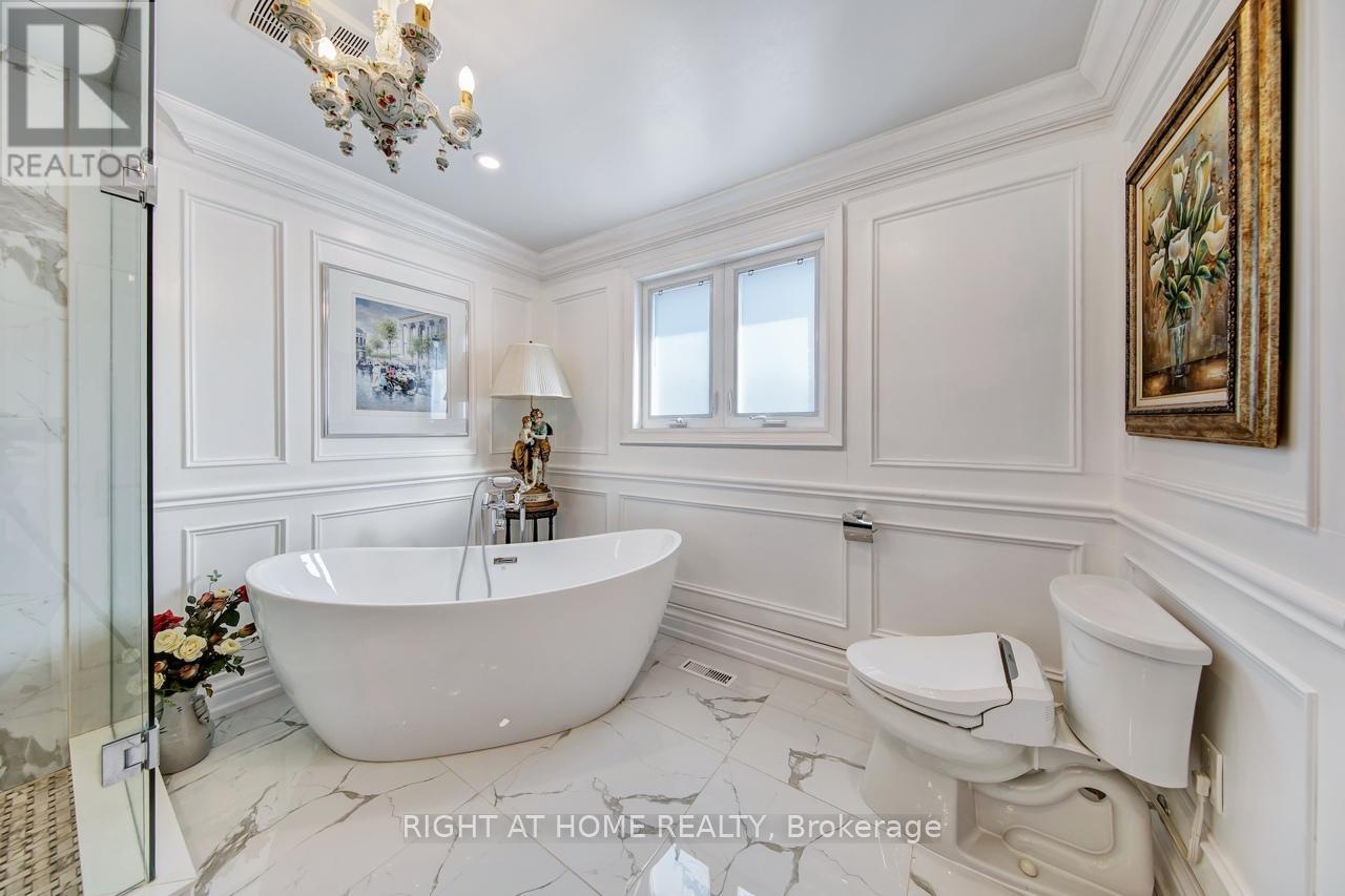 397 Maple Leaf Drive, Toronto (Maple Leaf), Ontario  M6L 1P4 - Photo 21 - W12802854