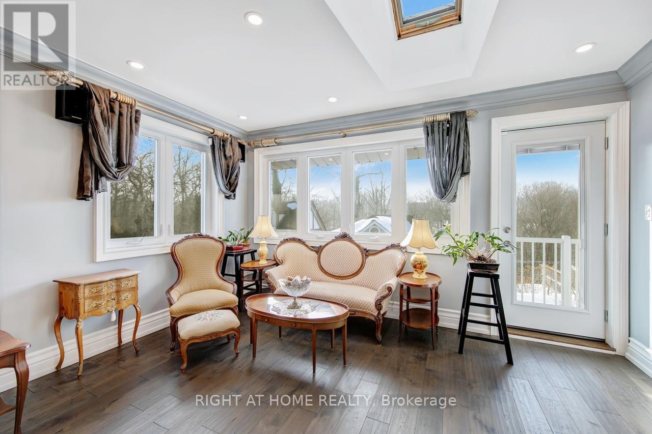 397 Maple Leaf Drive, Toronto (Maple Leaf), Ontario  M6L 1P4 - Photo 19 - W12802854