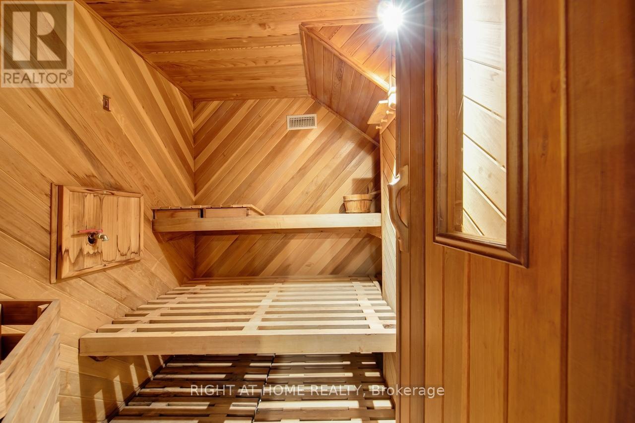 397 Maple Leaf Drive, Toronto (Maple Leaf), Ontario  M6L 1P4 - Photo 31 - W12802854