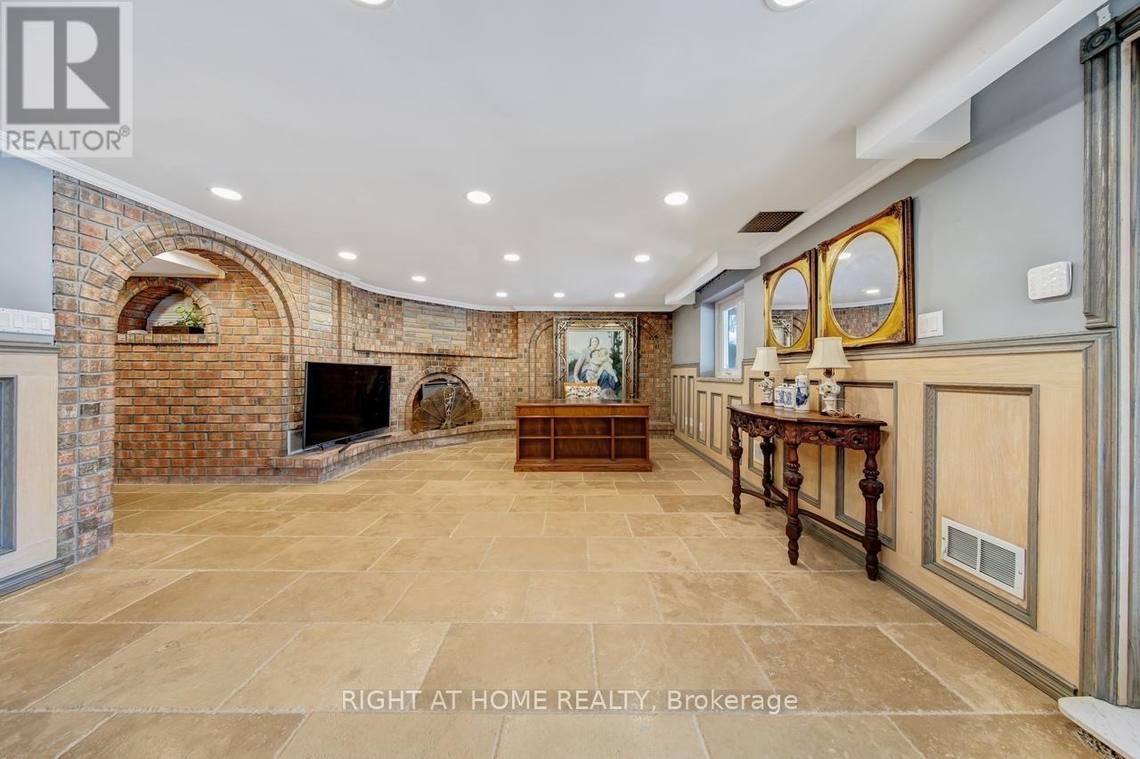 397 Maple Leaf Drive, Toronto (Maple Leaf), Ontario  M6L 1P4 - Photo 34 - W12802854