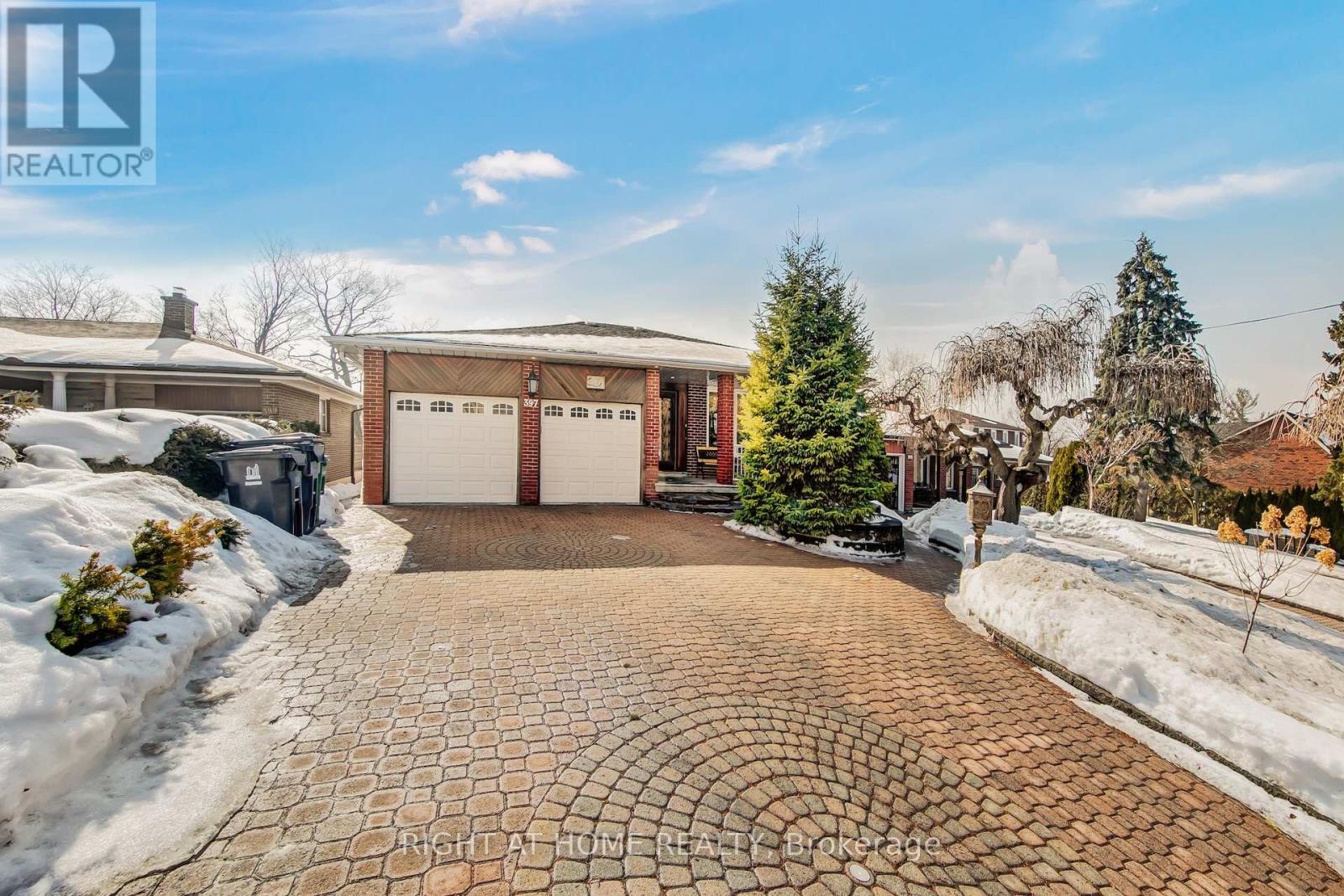 397 Maple Leaf Drive, Toronto (Maple Leaf), Ontario  M6L 1P4 - Photo 47 - W12802854