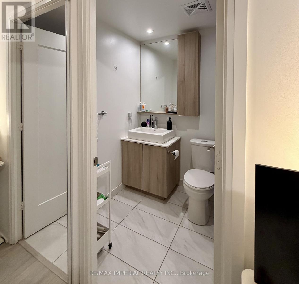 413 - 110 Marine Parade Drive, Toronto (Mimico), Ontario  M8V 0A3 - Photo 14 - W12852346