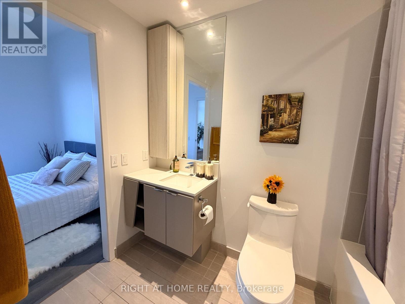 2505 - 3883 Quartz Road S, Mississauga (City Centre), Ontario  L5B 0M4 - Photo 13 - W12852352