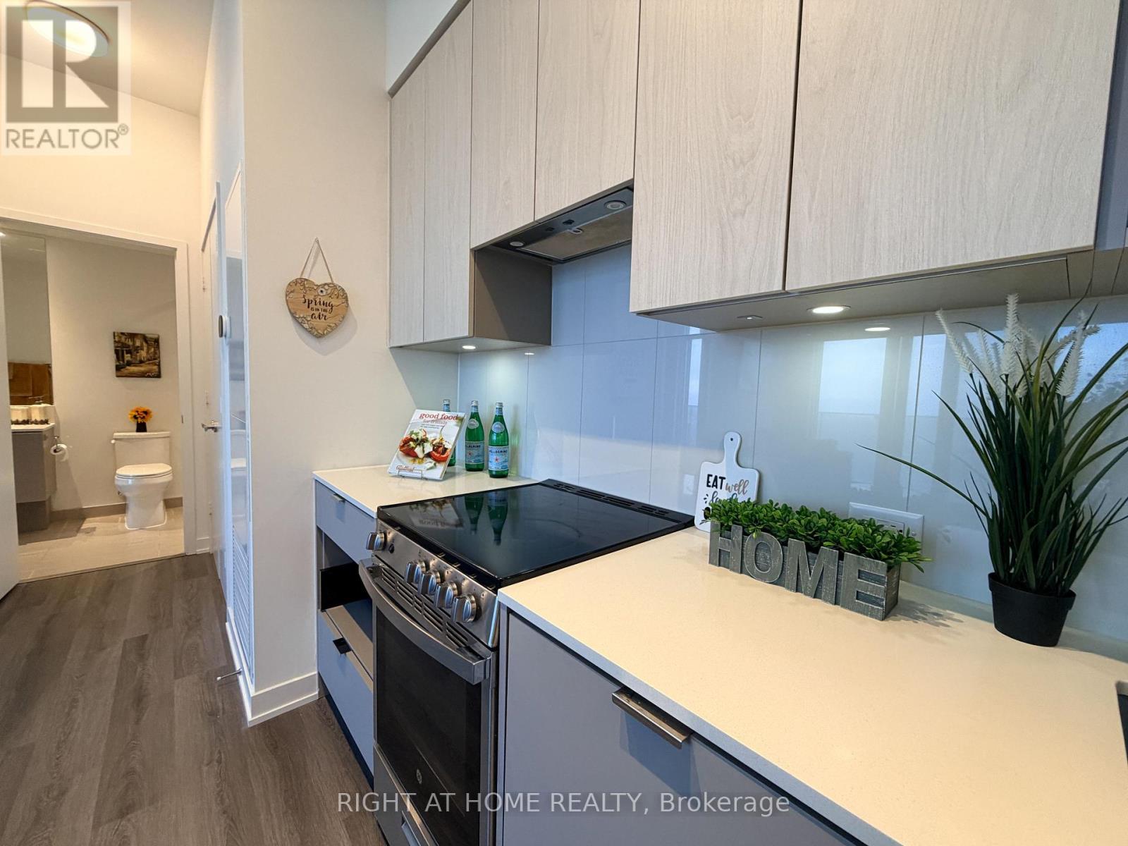 2505 - 3883 Quartz Road S, Mississauga (City Centre), Ontario  L5B 0M4 - Photo 17 - W12852352