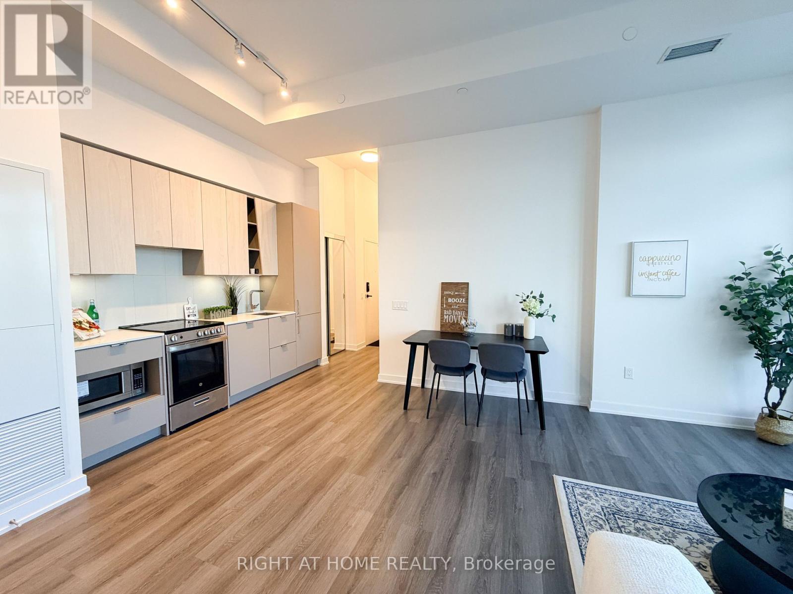 2505 - 3883 Quartz Road S, Mississauga (City Centre), Ontario  L5B 0M4 - Photo 7 - W12852352