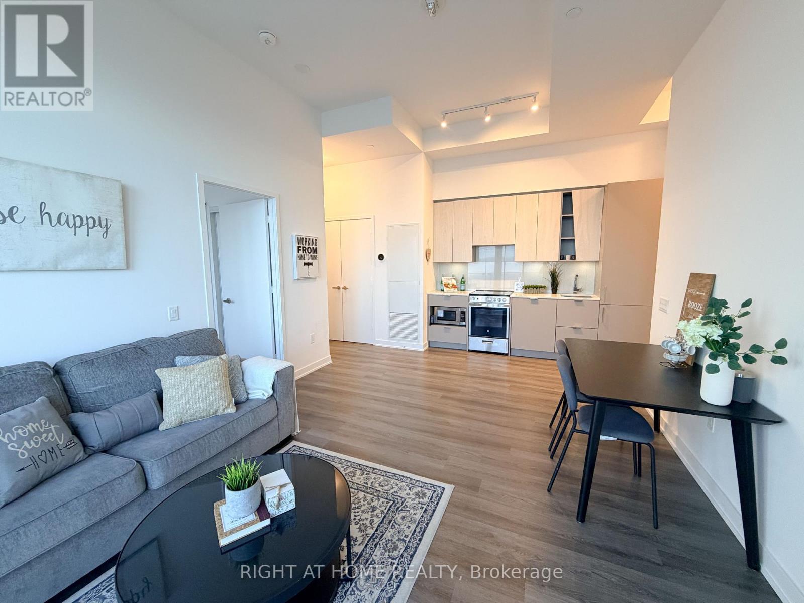 2505 - 3883 Quartz Road S, Mississauga (City Centre), Ontario  L5B 0M4 - Photo 9 - W12852352