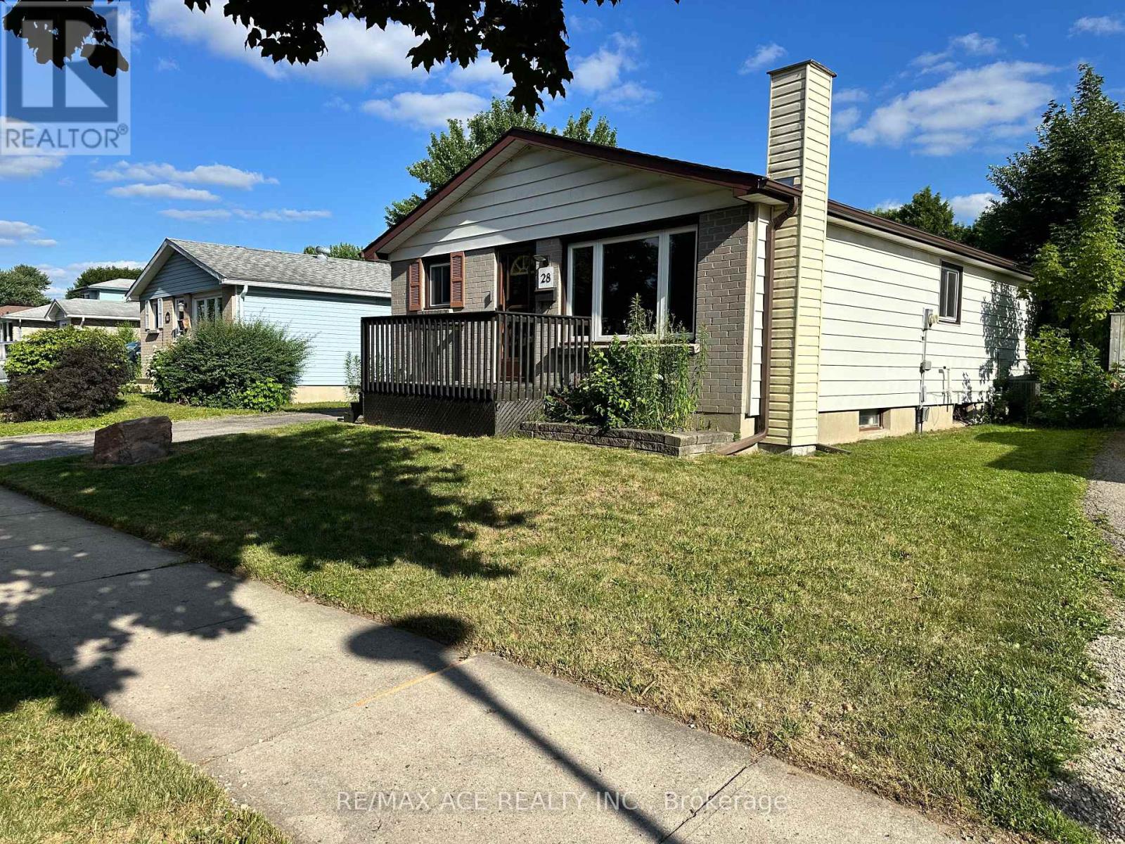 28 Bridlington Road, London South (South Y), Ontario  N6E 1X4 - Photo 2 - X12852344