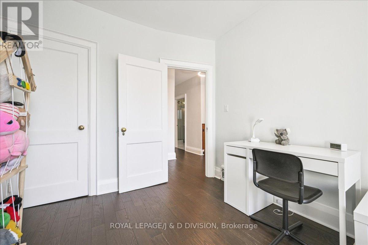 181 Clendenan Avenue, Toronto (High Park North), Ontario  M6P 2W9 - Photo 22 - W12852338