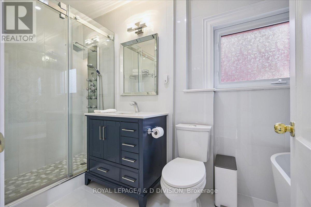 181 Clendenan Avenue, Toronto (High Park North), Ontario  M6P 2W9 - Photo 26 - W12852338