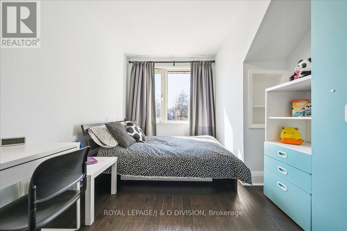 181 Clendenan Avenue, Toronto (High Park North), Ontario  M6P 2W9 - Photo 23 - W12852338