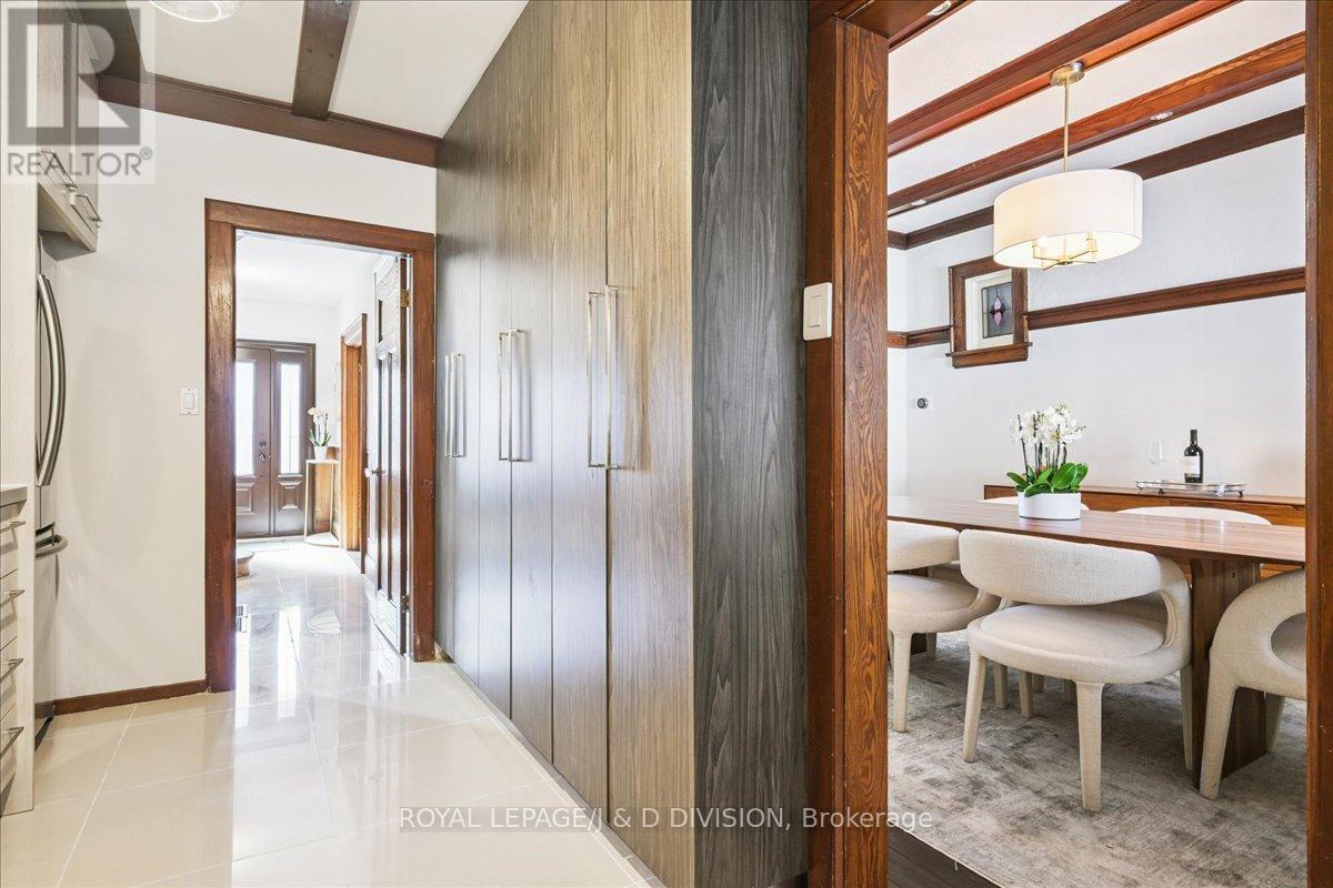 181 Clendenan Avenue, Toronto (High Park North), Ontario  M6P 2W9 - Photo 16 - W12852338