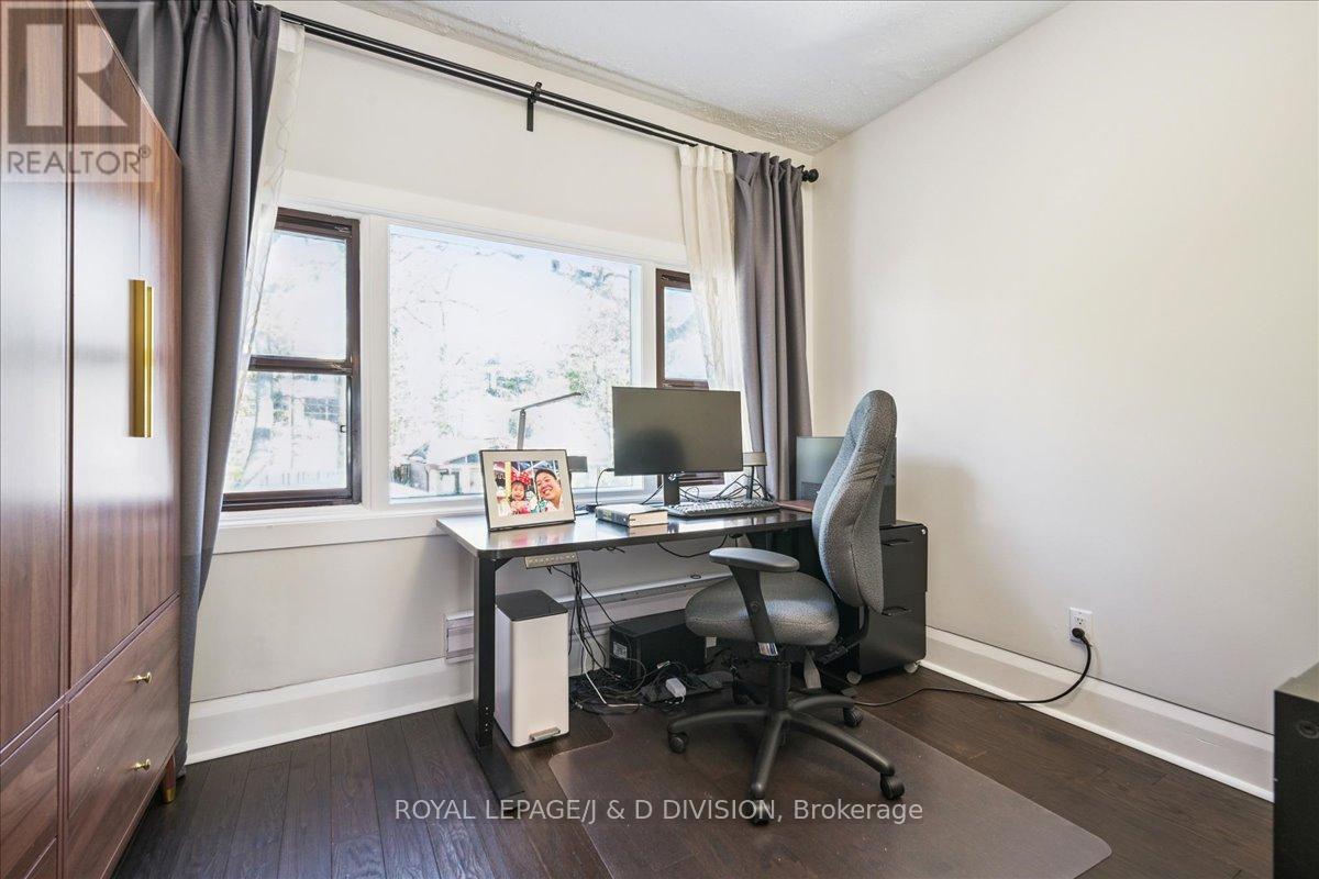 181 Clendenan Avenue, Toronto (High Park North), Ontario  M6P 2W9 - Photo 27 - W12852338