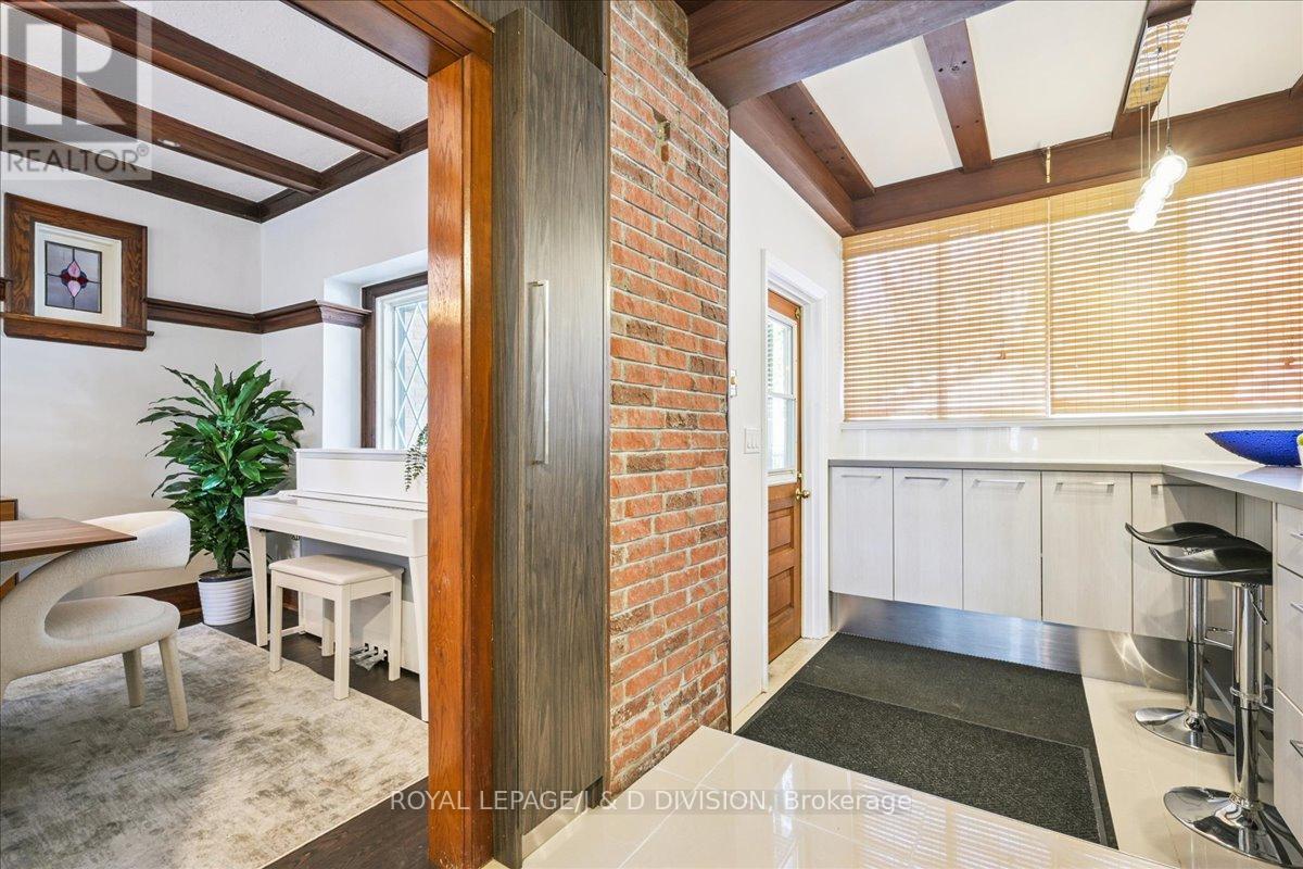 181 Clendenan Avenue, Toronto (High Park North), Ontario  M6P 2W9 - Photo 18 - W12852338