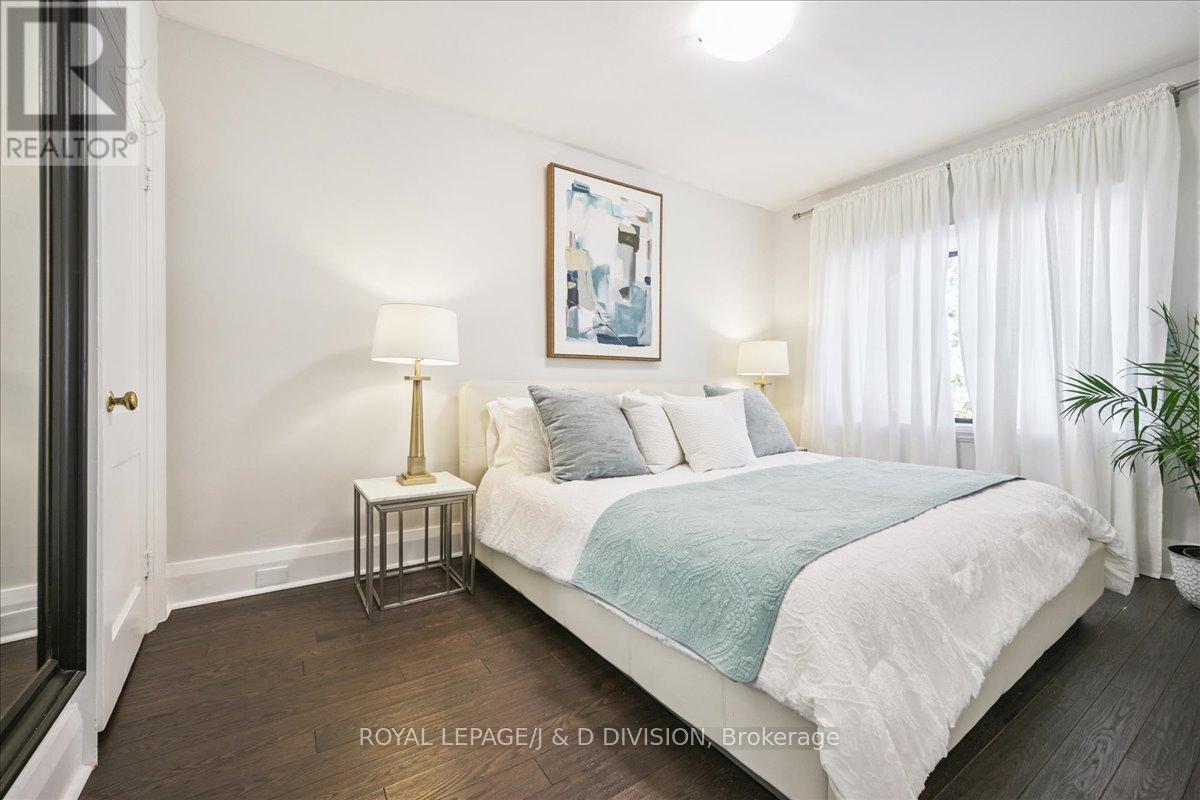 181 Clendenan Avenue, Toronto (High Park North), Ontario  M6P 2W9 - Photo 25 - W12852338