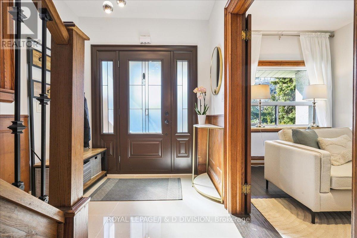 181 Clendenan Avenue, Toronto (High Park North), Ontario  M6P 2W9 - Photo 5 - W12852338