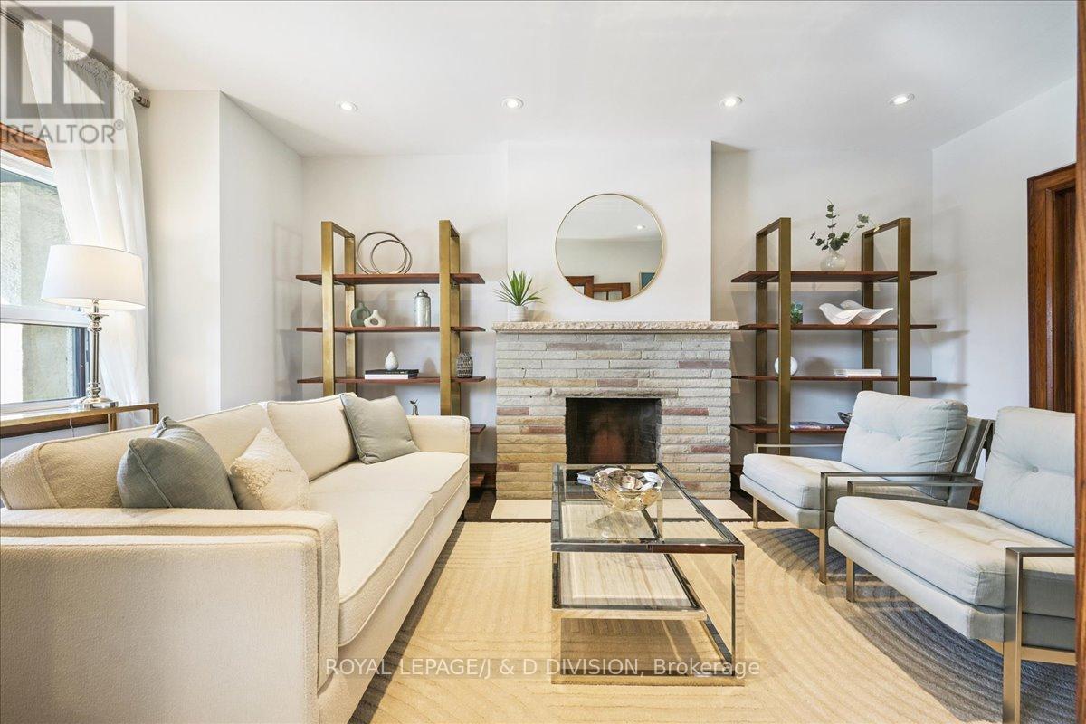 181 Clendenan Avenue, Toronto (High Park North), Ontario  M6P 2W9 - Photo 6 - W12852338