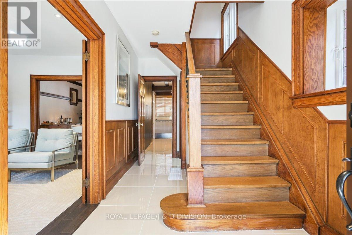 181 Clendenan Avenue, Toronto (High Park North), Ontario  M6P 2W9 - Photo 4 - W12852338