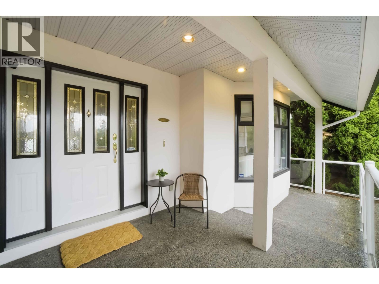 2271 Sorrento Drive, Coquitlam, British Columbia  V3K 6P4 - Photo 2 - R3096861