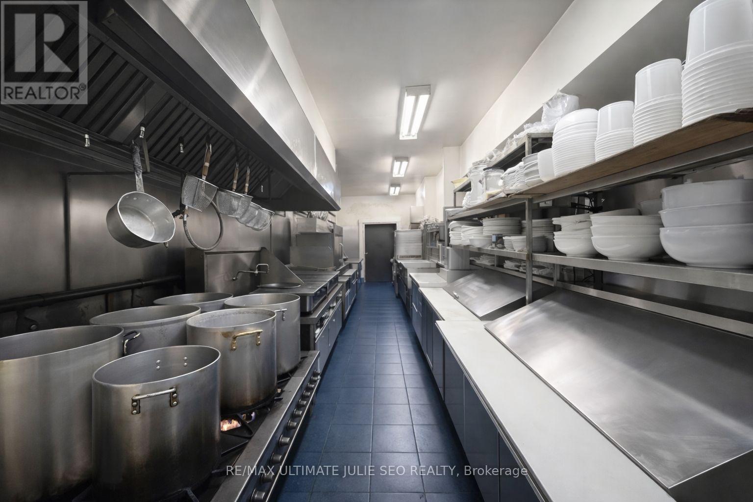 5197 Yonge Street, Toronto, Ontario  M2N 5P7 - Photo 9 - C12852388
