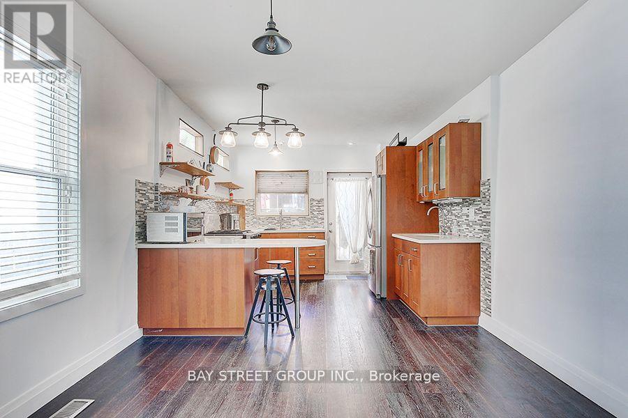 105 Massey Street, Toronto (Niagara), Ontario  M6J 2T5 - Photo 10 - C12852404