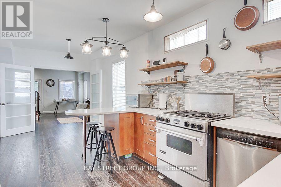 105 Massey Street, Toronto (Niagara), Ontario  M6J 2T5 - Photo 13 - C12852404